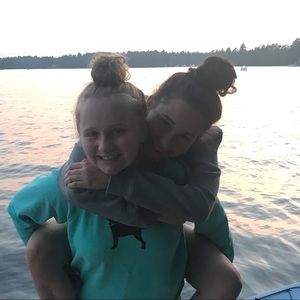 Meet your Posher, Caroline